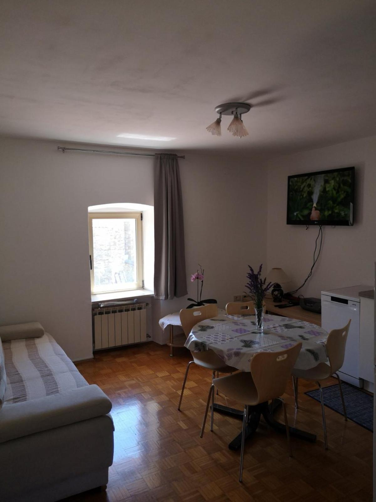 Apartma Ester Lucija Dış mekan fotoğraf